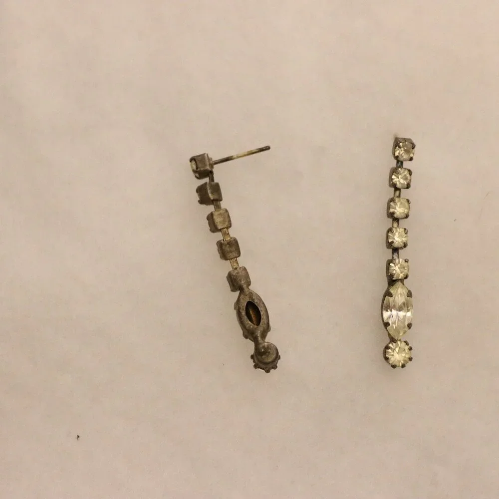 Vintage 7-stone rhinestones prong set long dangle drop earrings